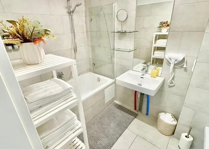 Apartment Luxury With Patio - Free Parking Vienna