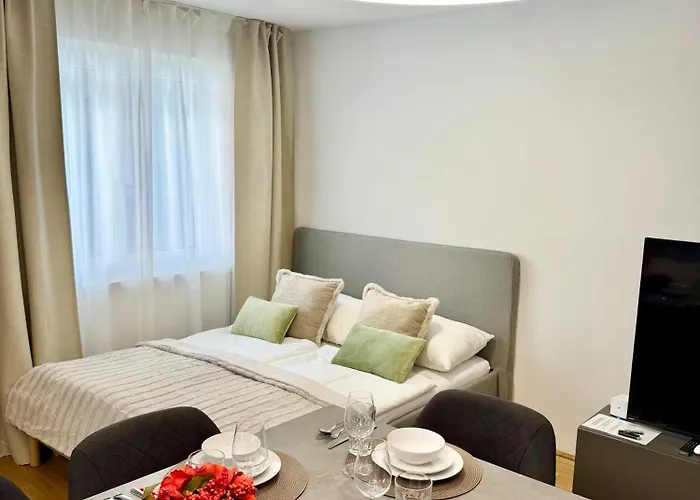 Apartment Luxury With Patio - Free Parking