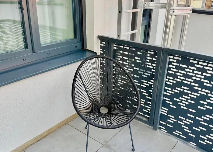 Apartment Luxury With Patio - Free Parking