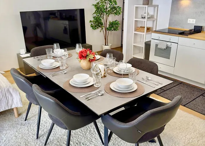 Luxury With Patio - Free Parking